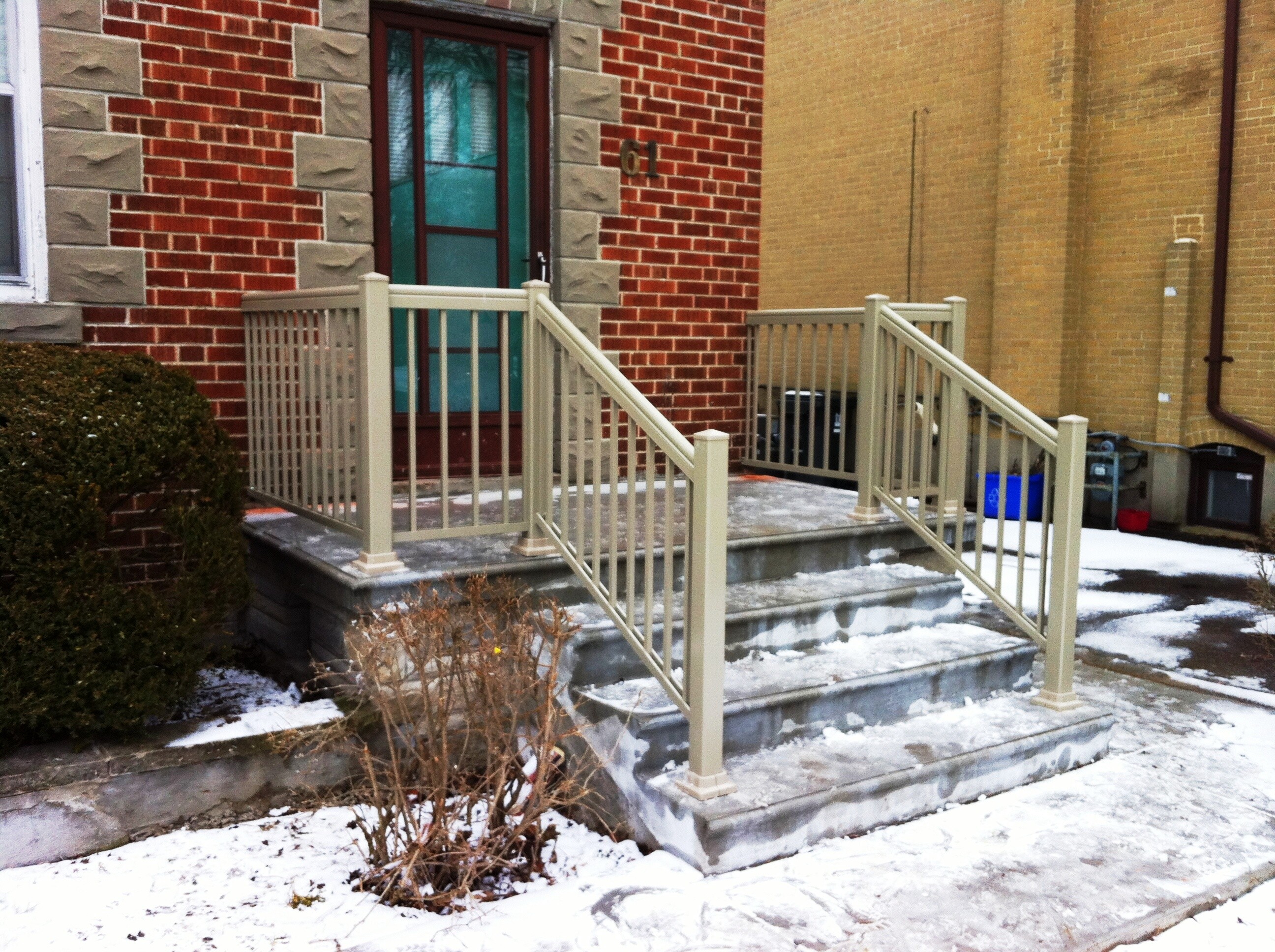 Aluminum Railings Withstand Harsh Weather